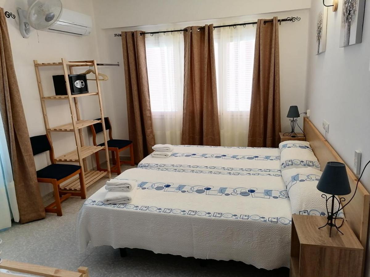 Hostal Pepe サン・フェラン・デ・セス・ロケス エクステリア 写真